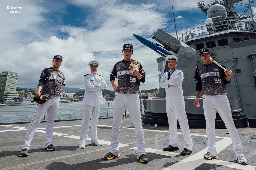 中職／樂天「阿迷趴」第12年　首度與海軍合作登「張騫艦」拍超帥視覺