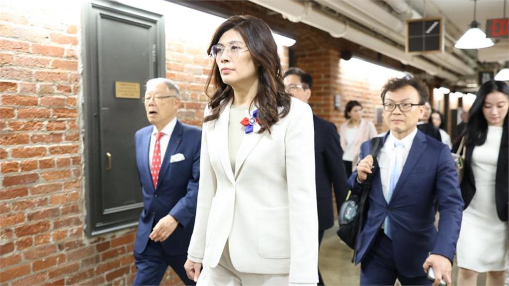 鄭麗文讚習近平手「軟如雲朵」美方驚呆了！張益贍開酸：確定不是小熊維尼？