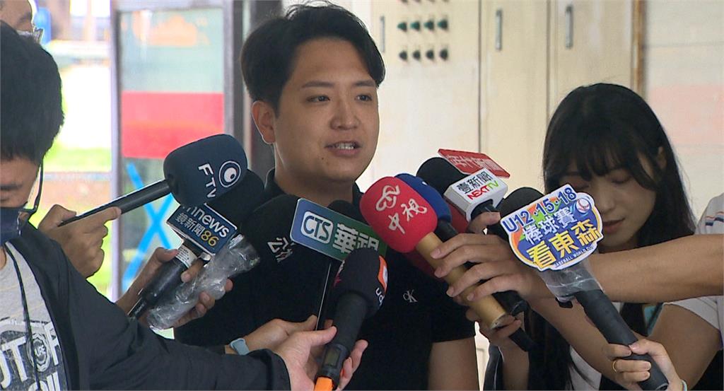 中六選區罷免領銜人抱病投票！　藍委羅廷瑋忘帶幸運小物