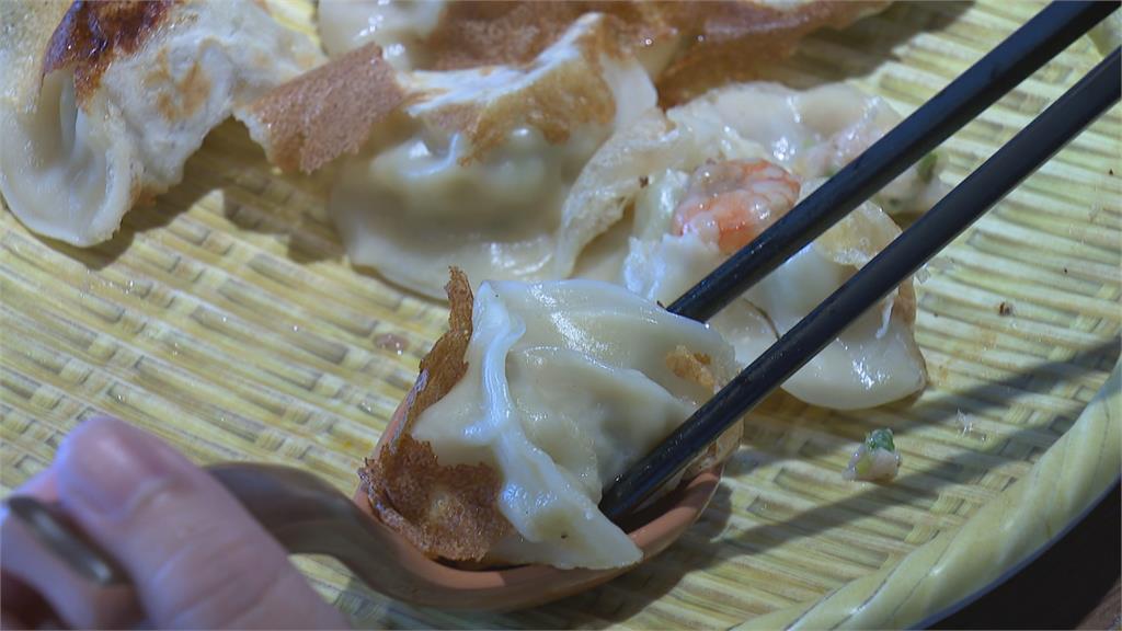 特色「皮帶麵」搭微辣湯汁 牛肋排麵死忠老饕多