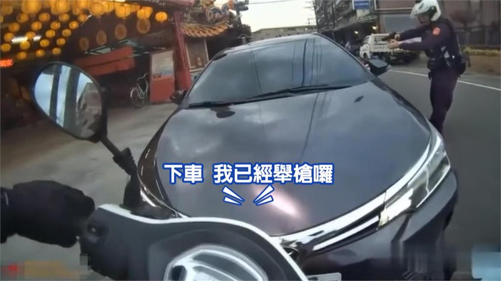 警匪駁火！男掛假車牌拒檢撞警車　宜蘭警開１１槍、嫌棄車逃逸續追緝