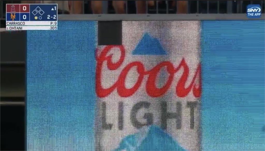 MLB／大谷翔平處處是商機！大都會22萬拍出「被擊壞LED看板」