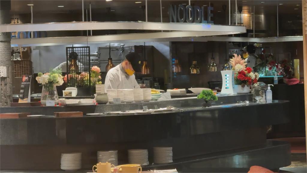 高雄知名自助餐米奇亂竄　上演「全員逃走中」抓捕