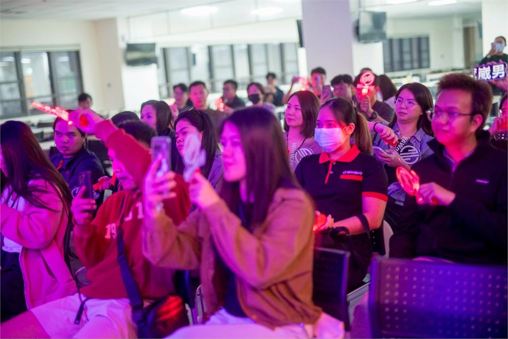 「股后」穎崴AI衝獲利！豪砸8億發年終「員工均領35個月、最高50個月」