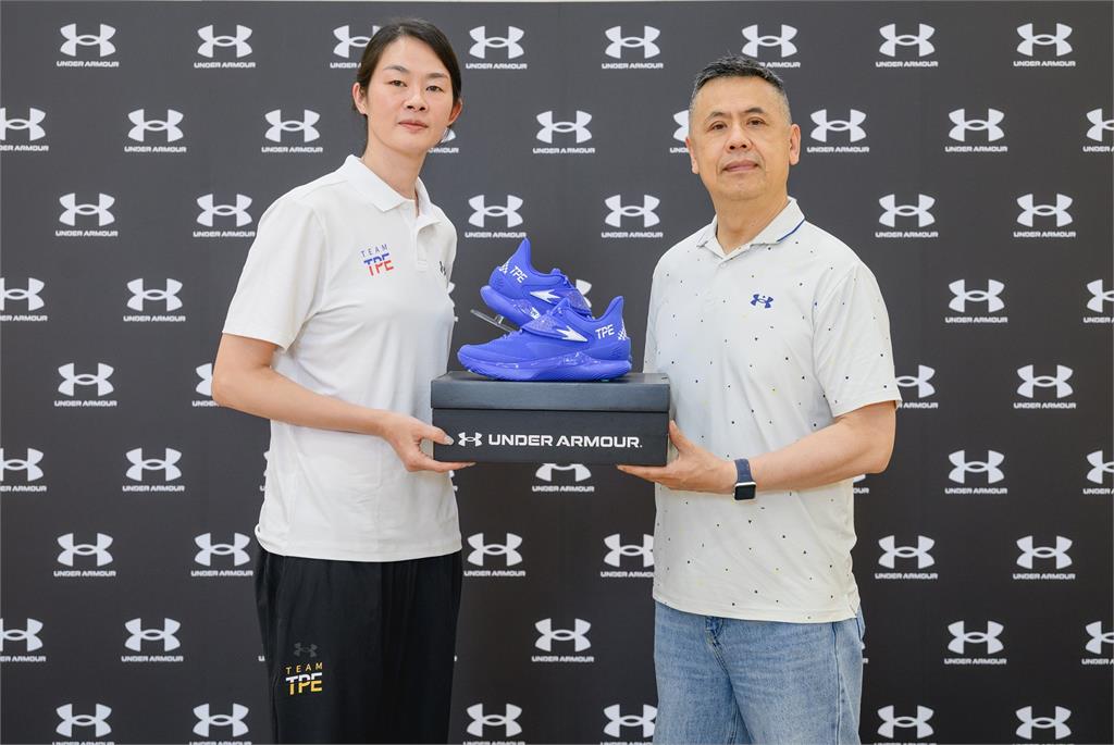 世大運／女籃台灣隊全新戰袍亮相　運動品牌向下紮根贊助柯瑞簽名球鞋