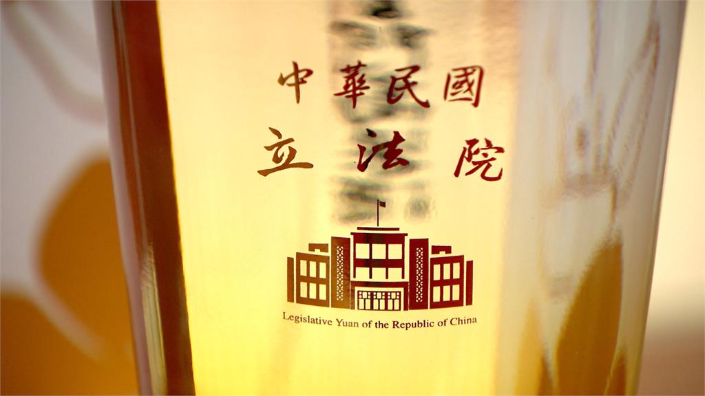 立院紀念酒正式量產！　「韓國瑜題詩」想更上一層樓？