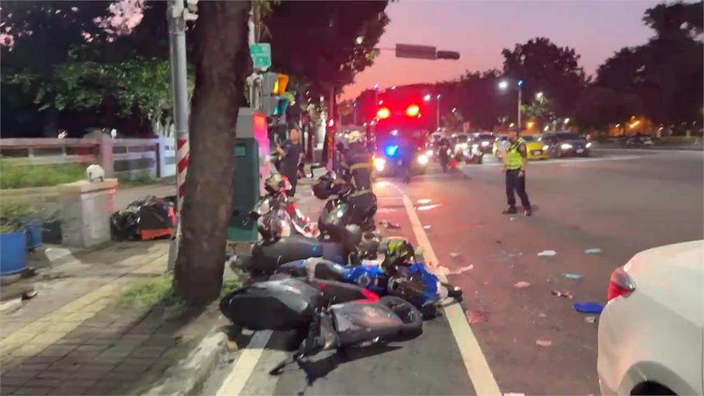 高雄楠梓車禍釀1死! 73歲翁開車衝撞機車待轉區