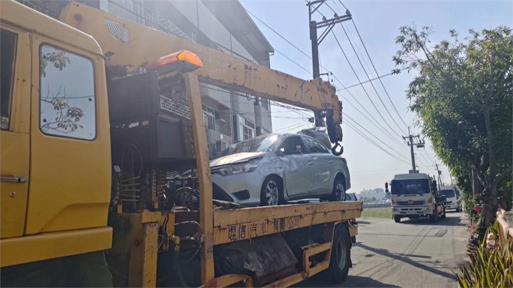 平交道車禍！台中轎車自撞護欄　害九班列車延誤