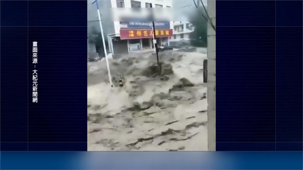 中國陝西路橋遭沖斷　暴雨成災！12人罹難