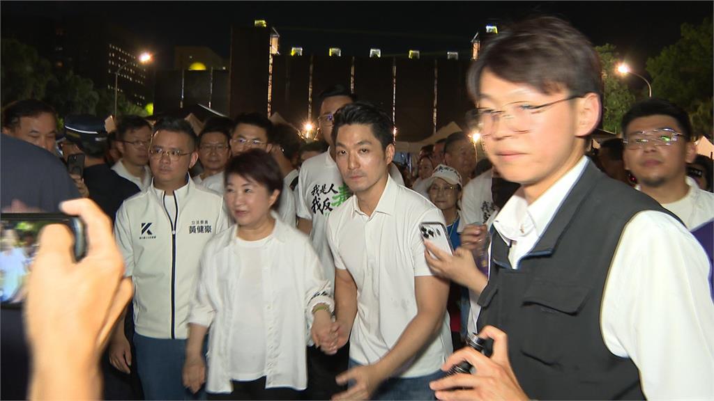 亂象一籮筐！傅崐萁喊100萬上凱道　鄭麗文演說：台下這舉動全曝光