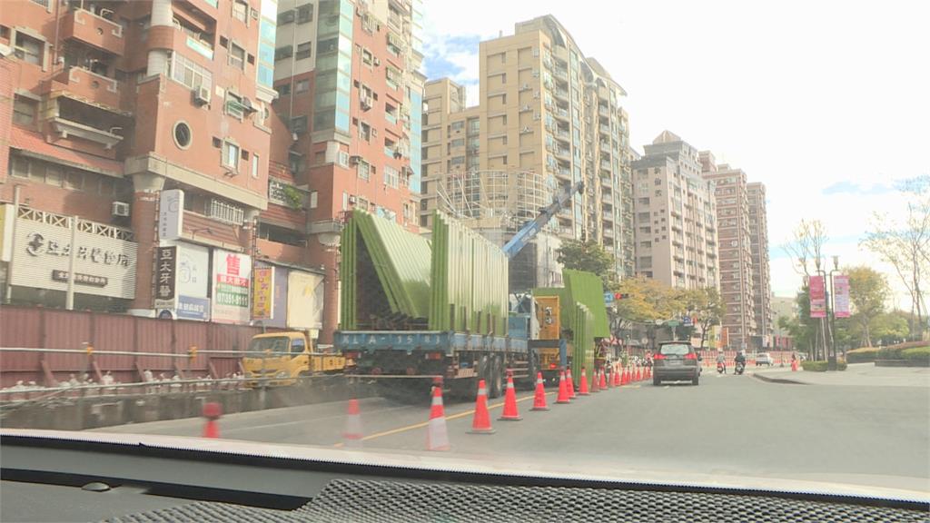 高雄輕軌大順路段施工 九個路口禁止左轉持續到年底