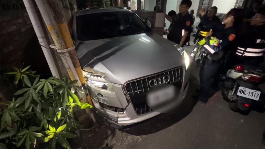 頭過身沒過! 苗栗休旅車拒逃逸 「車卡窄巷」駕駛棄車落跑