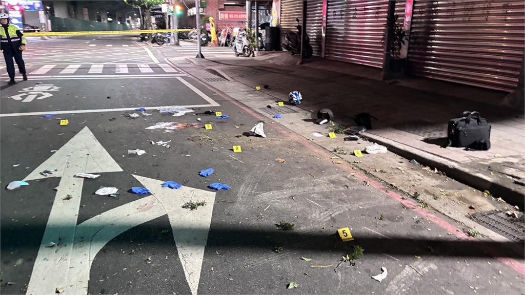 快新聞／三重暗夜死亡車禍！機車追撞「1女OHCA不治」　現場一片狼藉