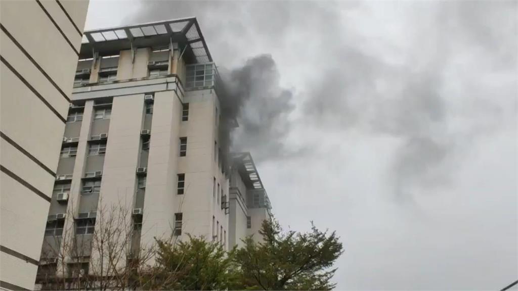 快新聞／宜蘭大學生資大樓火災黑煙狂竄！警消救援中