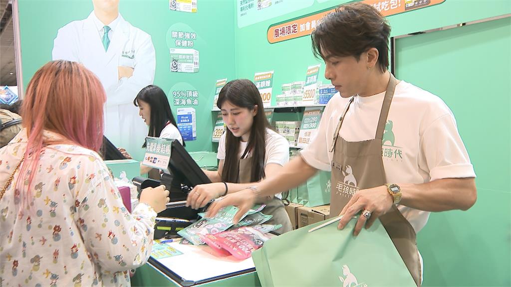 Energy坤達化身寵物展店長 曝夫妻話題圍繞「毛小孩」