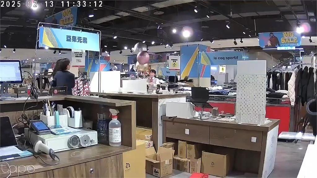 台中新光三越氣爆意外! 現場滿目瘡痍民眾急逃生