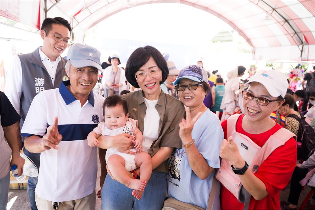 快新聞/蘇巧慧淡水人氣爆棚!漁會巨頭合體相挺 靠「3大策略」翻轉海岸線