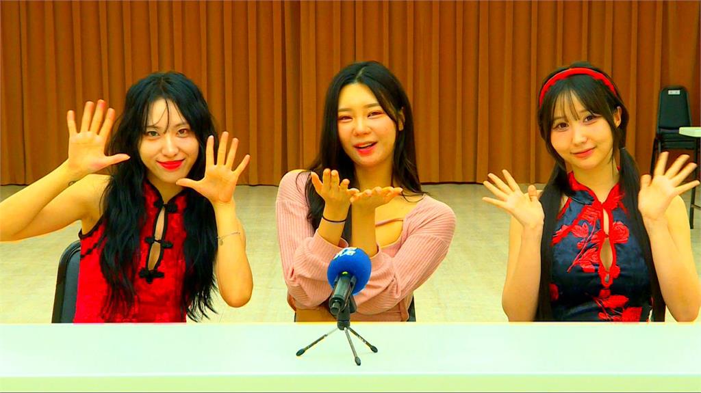 TokkiCutie三本柱來囉！　李素泳、朴恩惠、金世星同框拜年