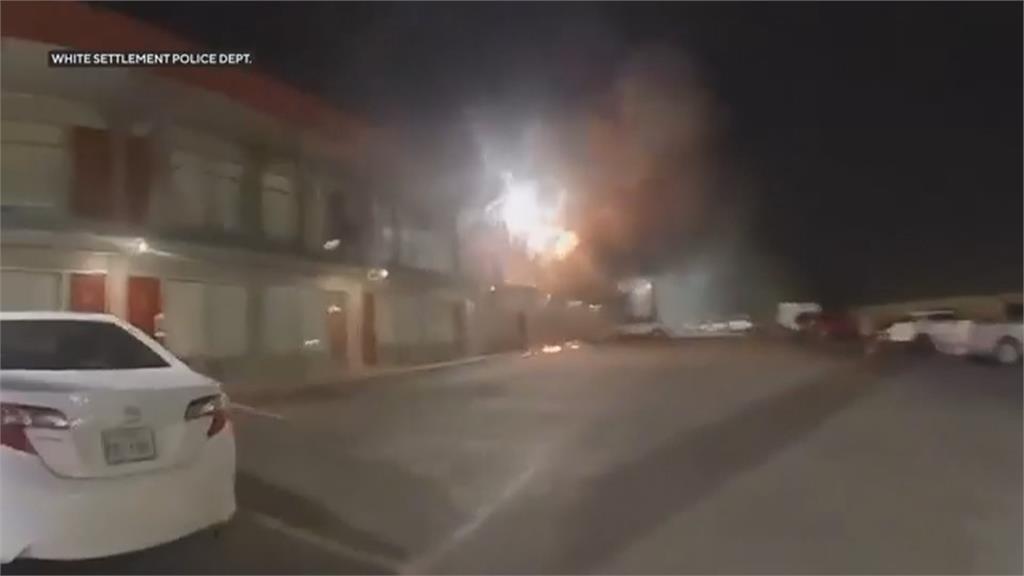 德州旅館失火！勇警闖火場叫醒熟睡住客　火勢撲滅無人傷亡