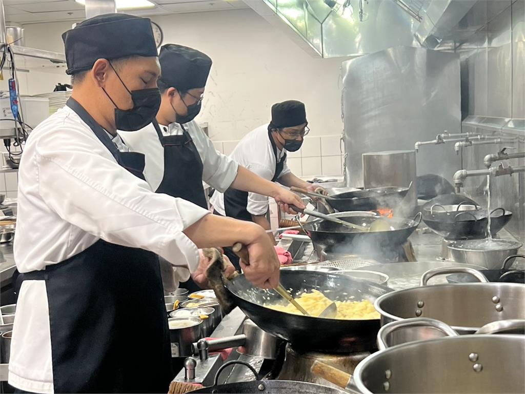 從泥濘中送來熱食　饗賓集團攜手同仁為花蓮光復鄉注入溫暖