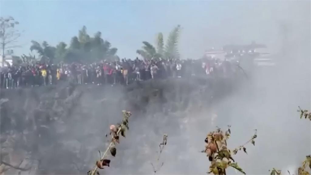 驚悚畫面曝！尼泊爾「雪人航空」墜機　外媒：機上72人全數罹難