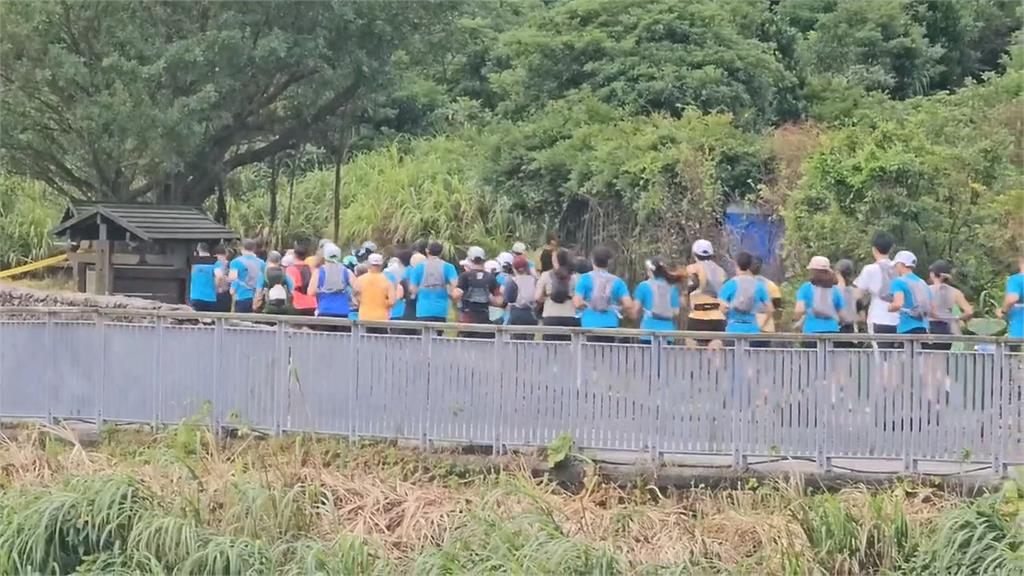 獨特風景!新北金瓜石越野嘉年華開跑 藝人謝忻考「這執照」陪視障朋友參賽