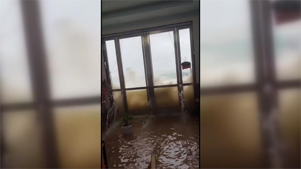 強颱「麥德姆」直撲海南與廣東 文昌市創下11年來最凶猛海水倒灌