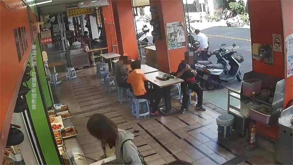 自助餐用餐離位倒垃圾 包包竟被鄰座男子偷竊