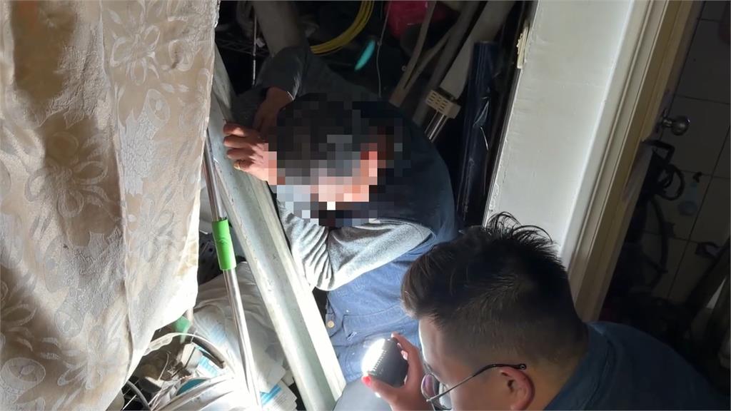 慶生驚魂！男酒後爬鋁梯踩空受困 消防員強拉助脫困