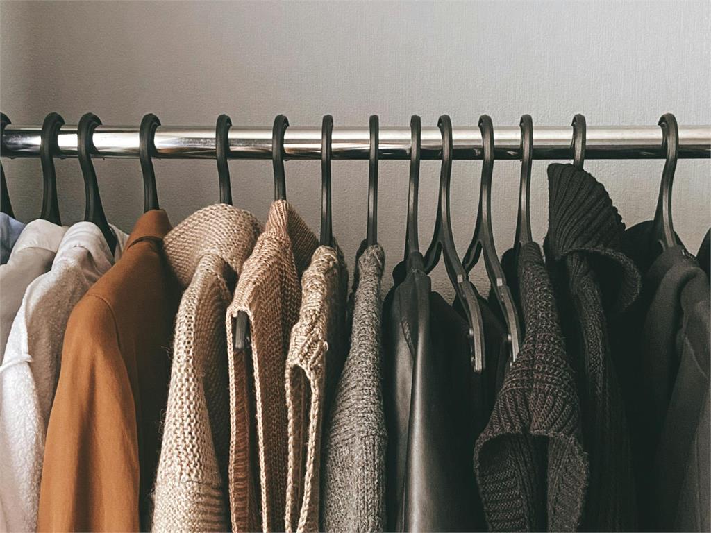 洗錯毛衣「起毛球+變形」？達人親授「正確洗法」一次學會：加1物柔軟升級