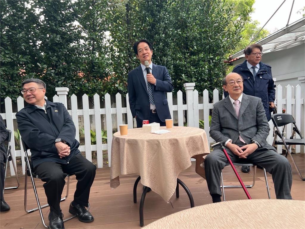 快新聞/不受助理費案影響!林岱樺現身總統官邸 與眾綠委大啖紅豆餅