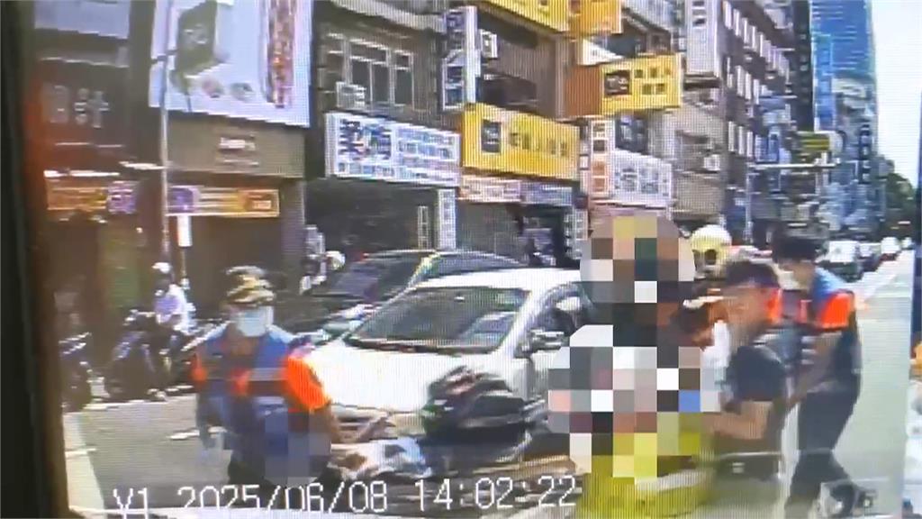 又是高齡肇事! 76歲婦開車暴衝「橫掃29車」1死2傷