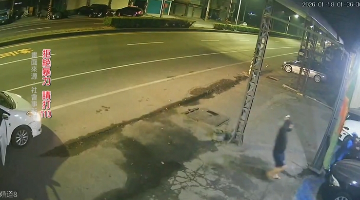 蒙面惡煞下車就砸！　雲林二手車行3車被砸爛