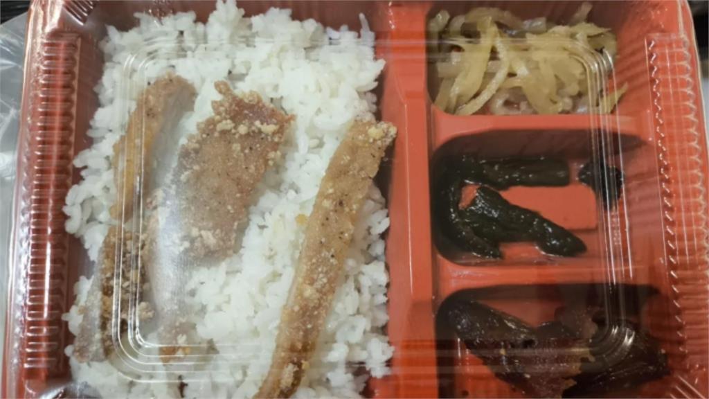便當盒太大嗎？69元排骨便當像「吃剩的」僅3條肉、菜超少全網嚇壞