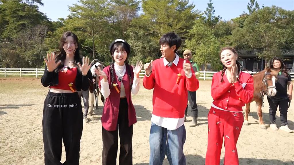 綜藝節目走進台南新化　籃籃、阿翔邀韓啦女神李晧禎騎馬拜年