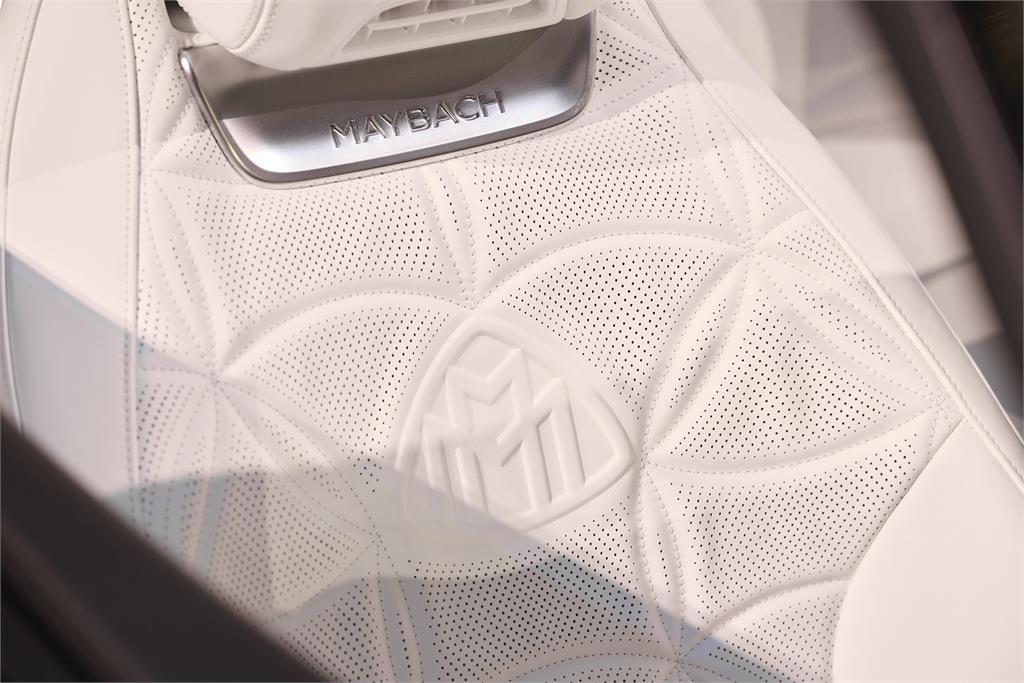 Mercedes-Maybach 御風之藝展於 BELLAVITA 展開匠心之境
