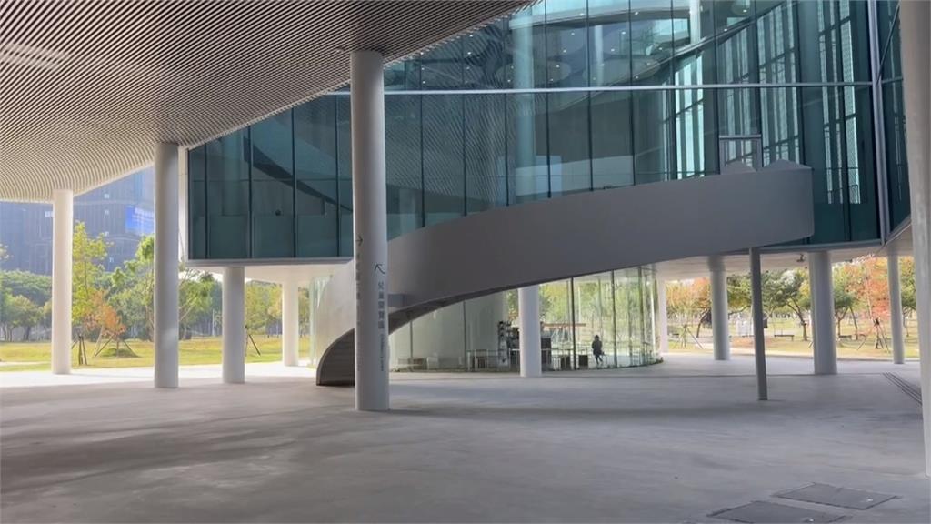 誤解綠美圖攜帶寵物規定被勸離　啪！婦「理智線斷裂」失控咆哮