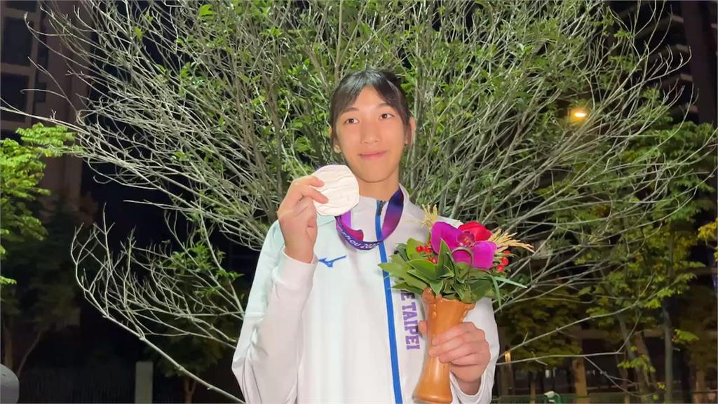 杭州亞運57公斤級金牌戰　羅嘉翎吞敗奪銀淚灑賽場