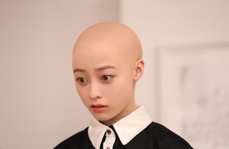 橋本環奈「顏值暴跌」畫面太衝擊!記者會「原圖直出」真實樣貌網嚇壞