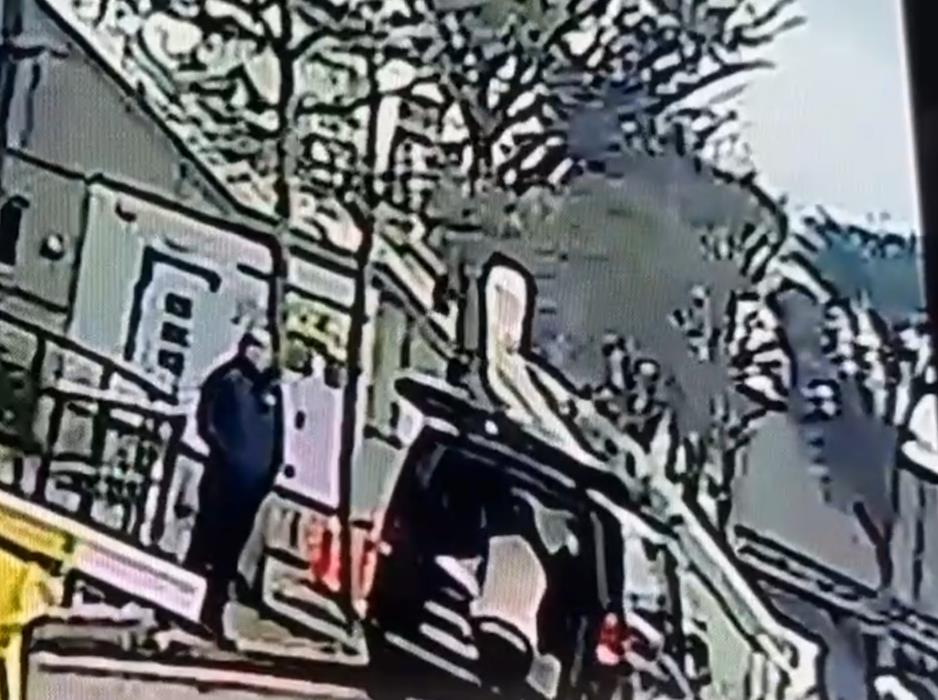 超狂女債主趁「瞻仰遺容」偷蓋亡者指印　現場人員揭過程：她直接拉開屍袋