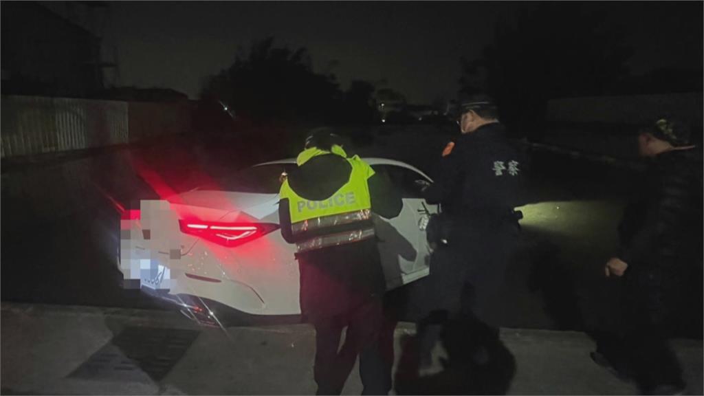 不熟路況全程「靠導航」台中南屯小客車倒插水田