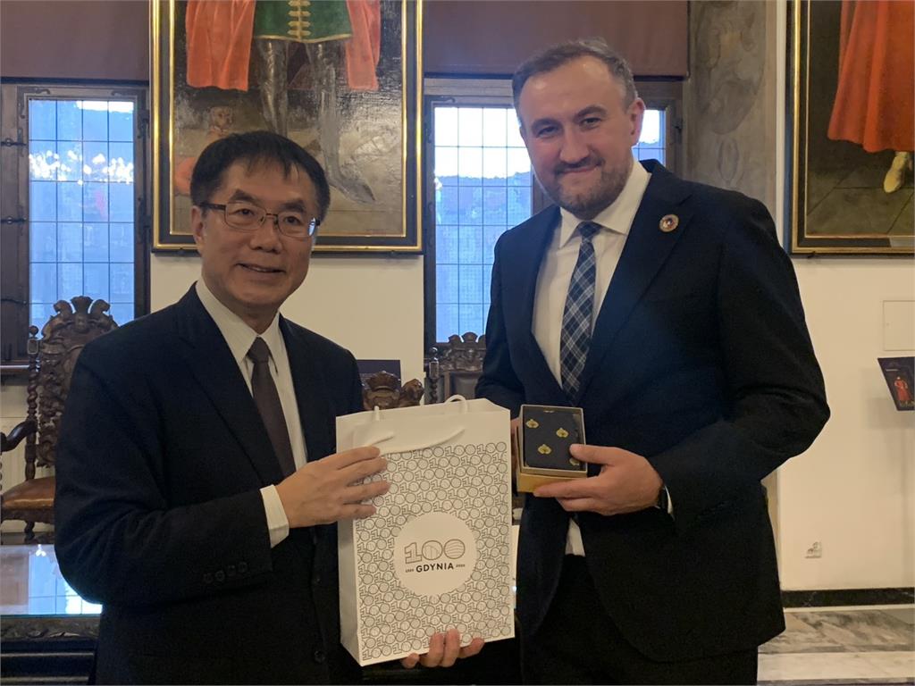 黃偉哲40小時高效出訪波蘭 拚經濟外交促台波產業合作