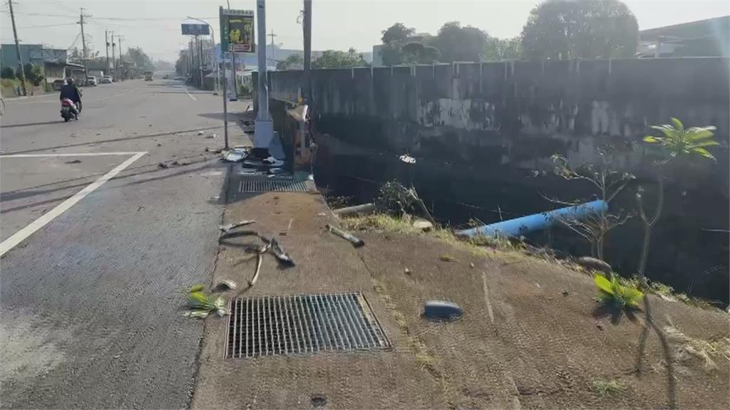 嘉義死亡車禍！轎車「自撞墜溝渠」　男子送醫搶救仍回天乏術