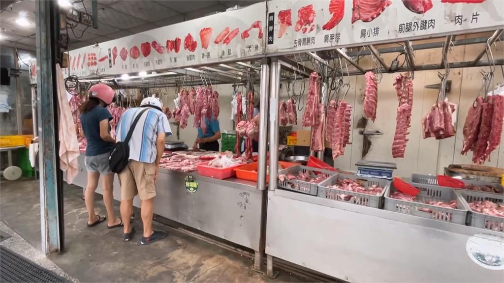 料理鼠王親自選肉？　高雄肉品店驚見「米奇痛快啃肉」