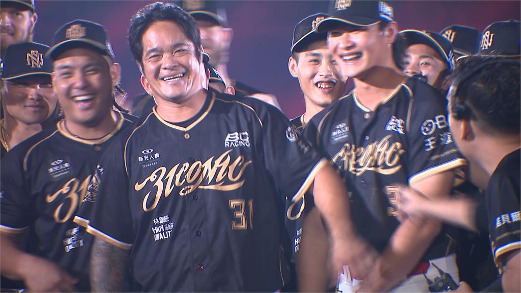 傳奇引退！　林智勝引退賽最後打席　大巨蛋轟出第305支全壘打