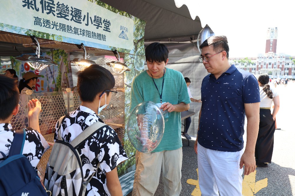 環境部「部長阿伯」彭啓明對話小小氣候委員 與兒童共寫氣候未來！