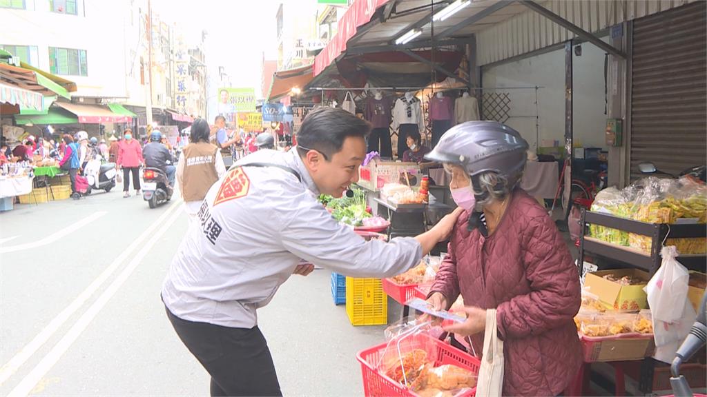 拚高雄市議員初選　張以理勤拜票力拚出線