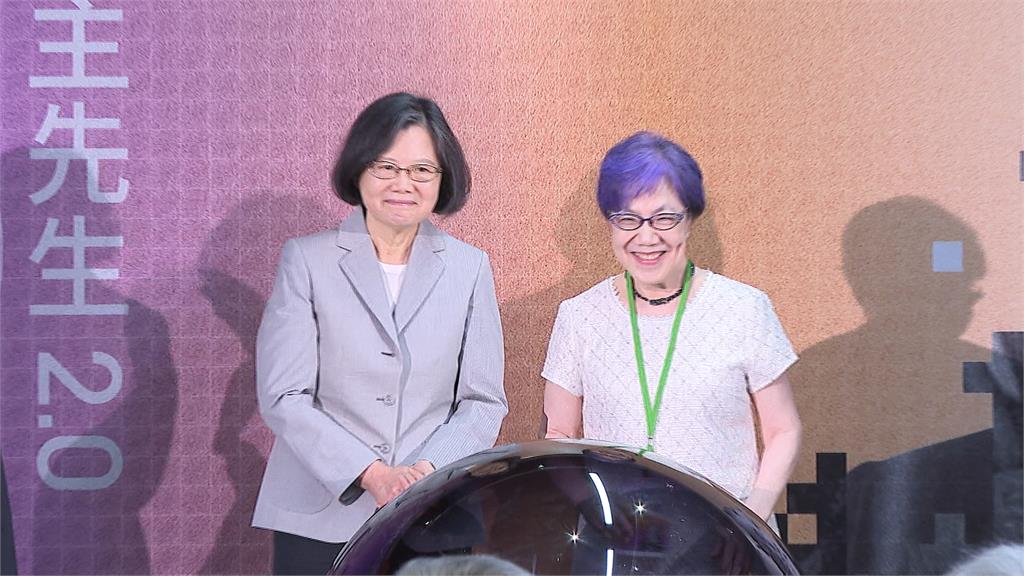 出席數位李登輝特展 蔡英文提罷免"感謝志工和國人"