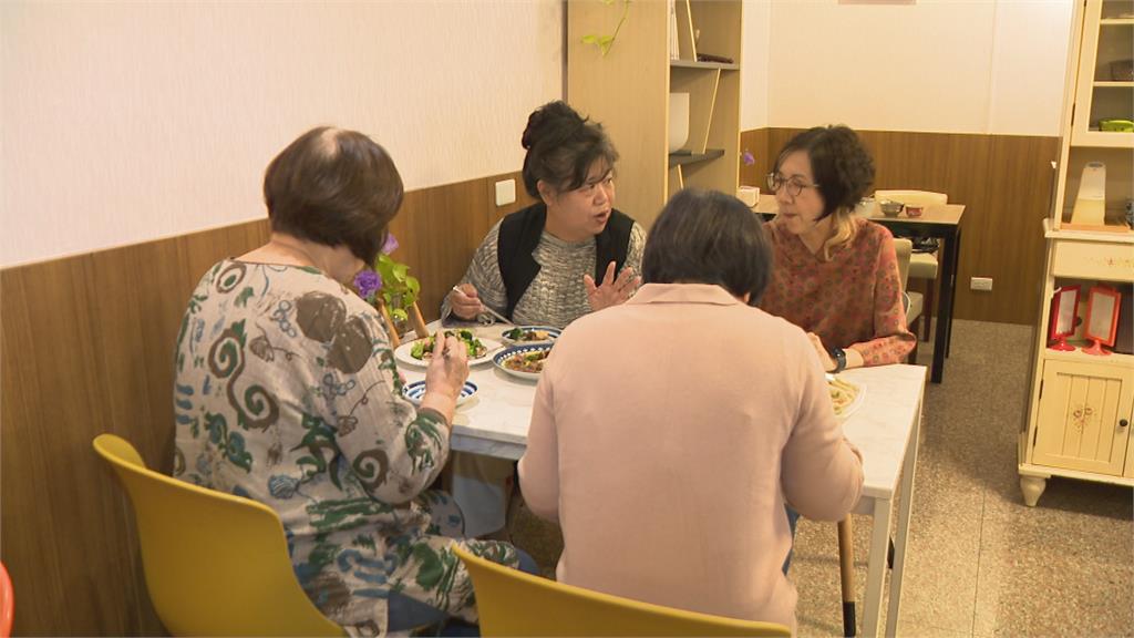 鼓山隱藏版食堂特色料理多 招牌菜「石斑魚煨麵」鮮美飄香
