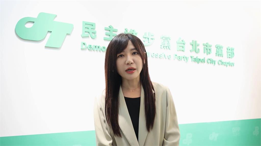 快新聞／她疑蹭綠營黨徽！北市黨部下最後通牒　本人最新回應曝光